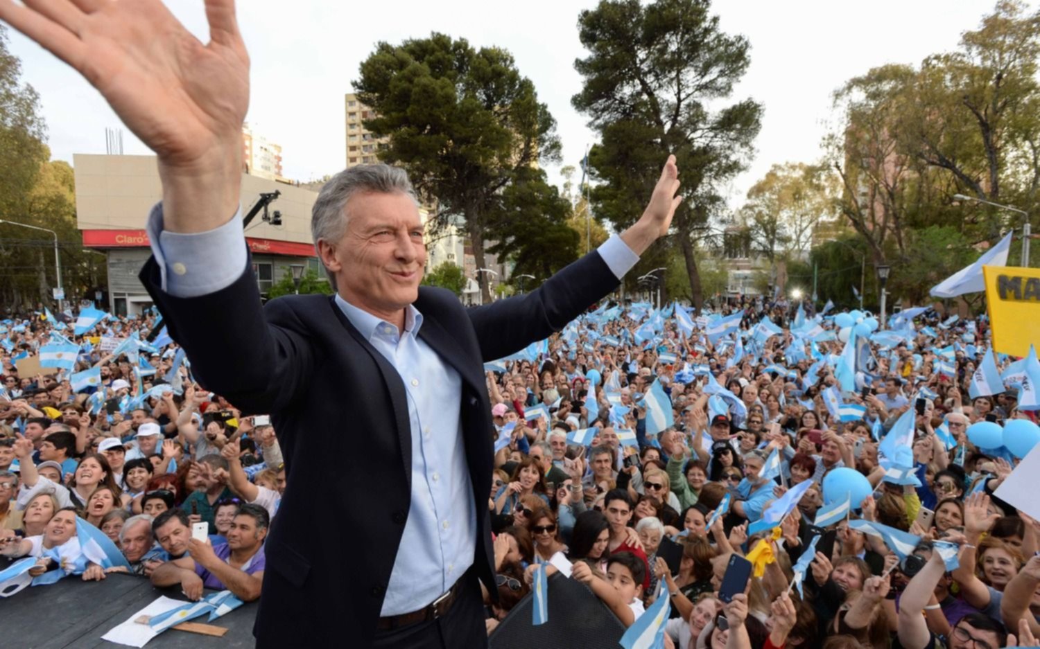 Macri en Neuquén: "Tenemos que lograr que vayan a votar tantos argentinos como en 1983"