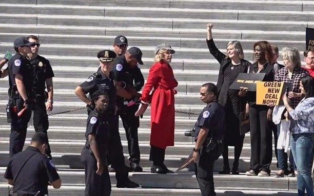 VIDEO: Jane Fonda fue detenida durante una protesta contra el cambio climático