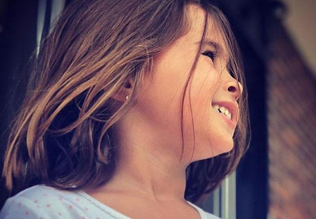 La hija de La China y Cabré fue operada de una hernia