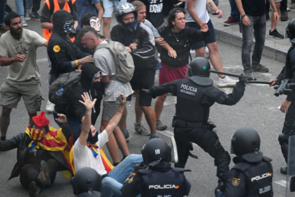 Cataluña en llamas por penas de cárcel a líderes separatistas
