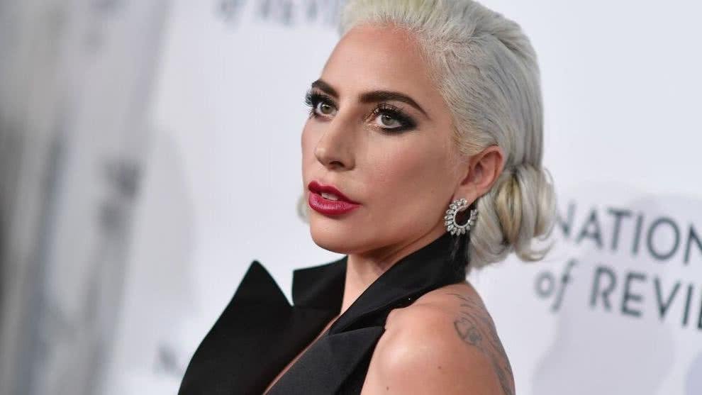 Lady Gaga, reina de los monstruos y de las caídas