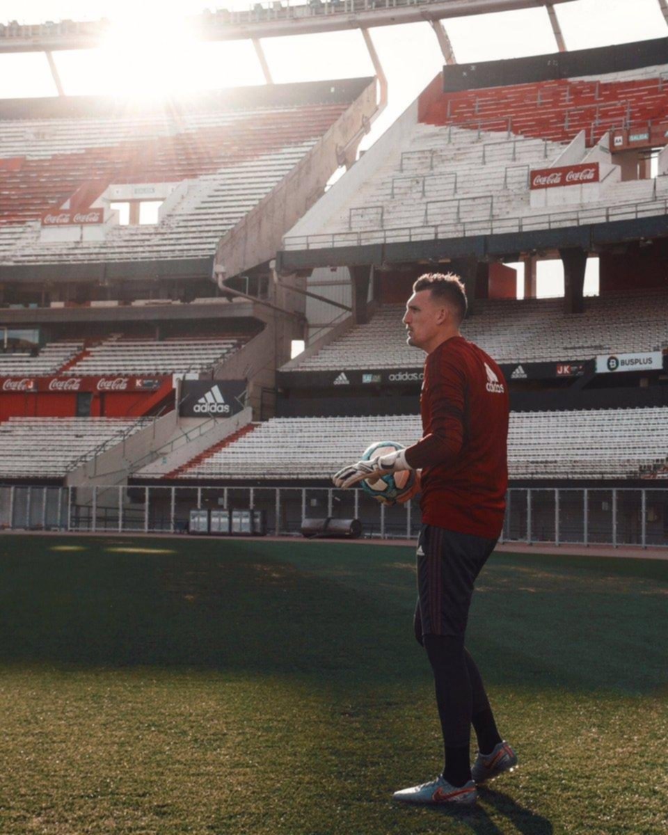 Gallardo, entre el presente de Scocco y la calidad de Suárez