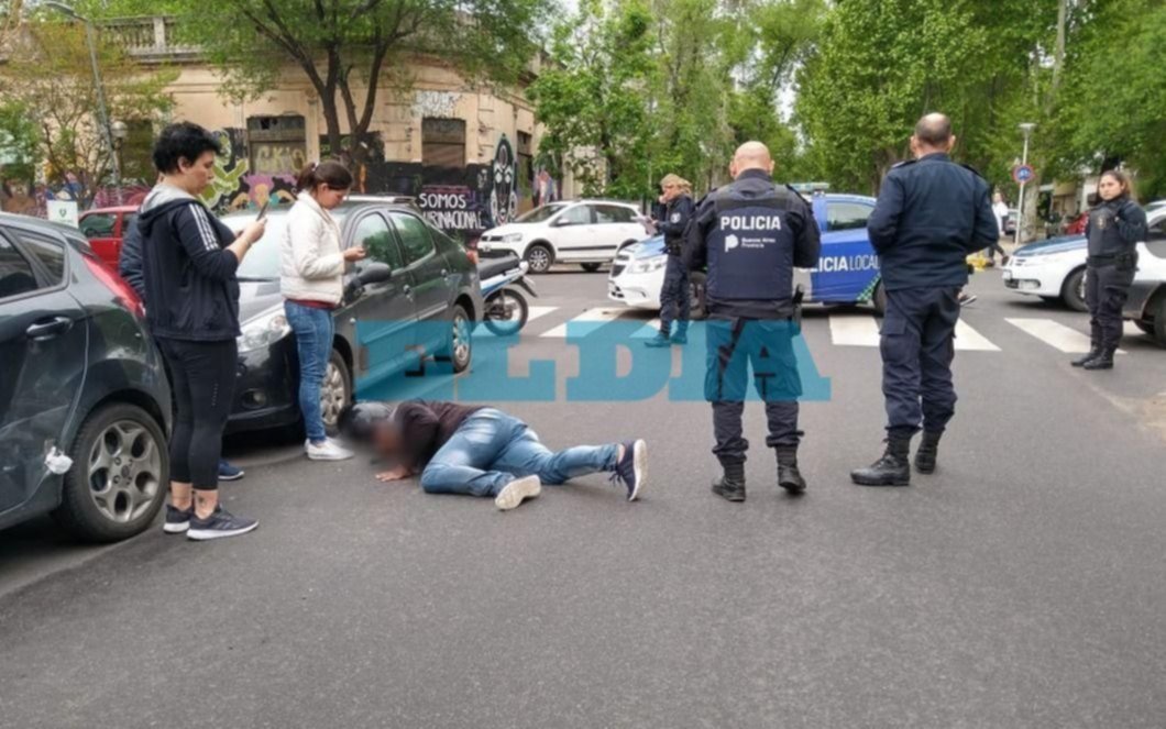 Fuerte choque en 5 y 60 con saldo de un herido