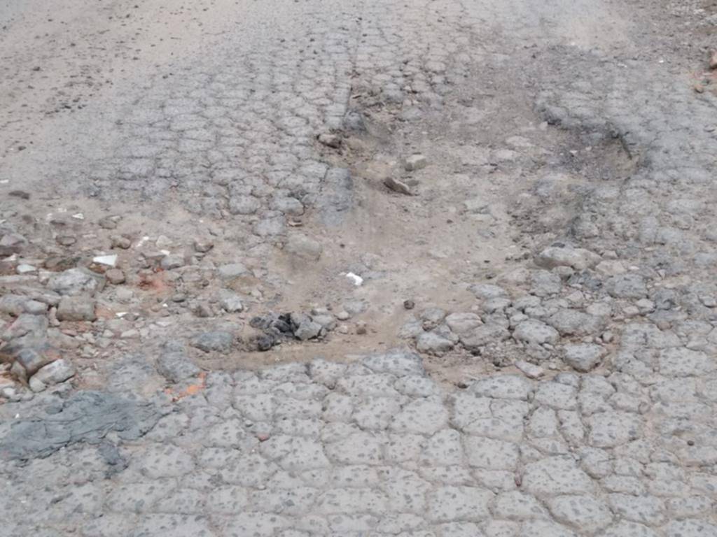 Reclamos por un profundo bache en City Bell