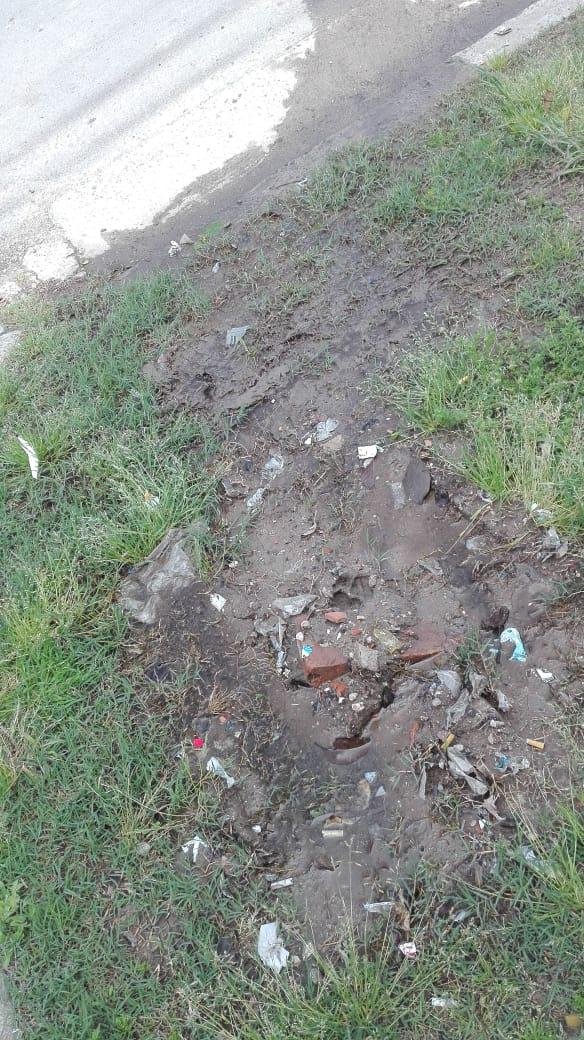 Vecinos desesperados por el colapso de la red cloacal