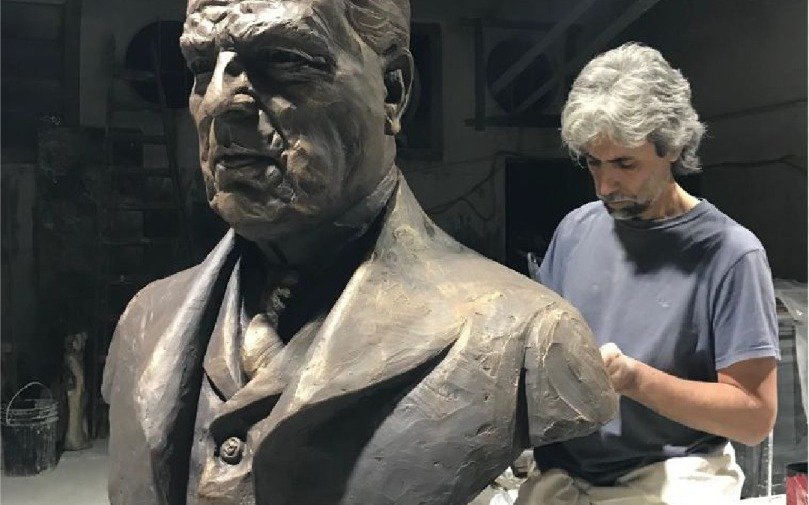 Repondrán el busto de Hipólito Yrigoyen en la plaza de 19 y 60