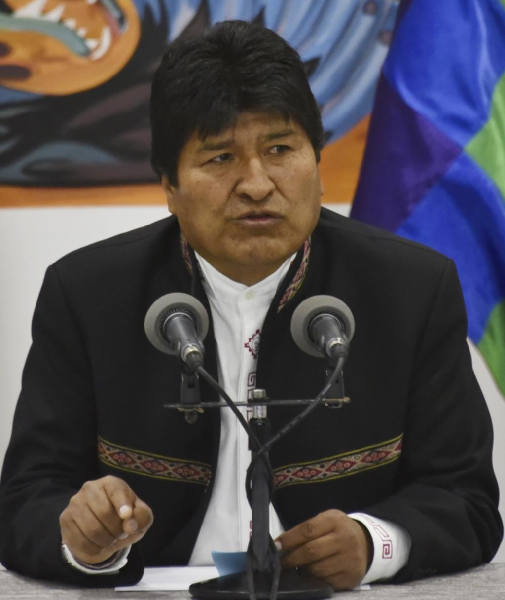Evo denuncia un “golpe de Estado” y la OEA sugiere un ballotage