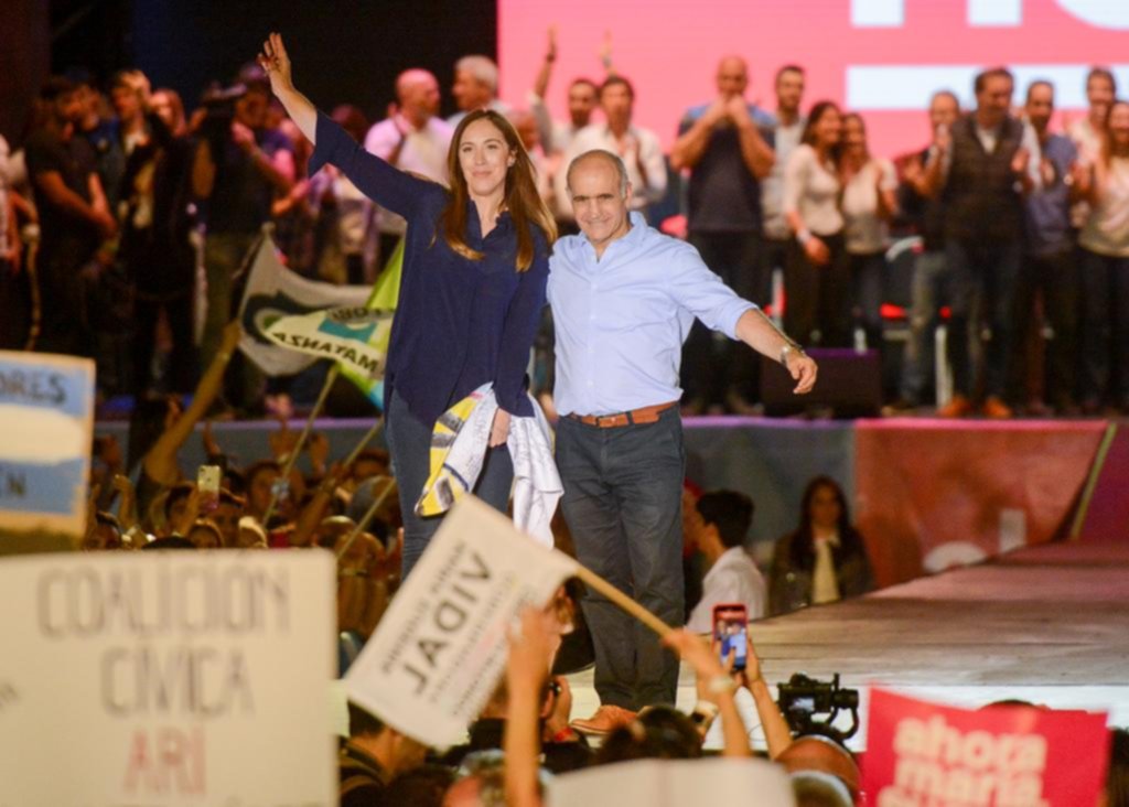 María Eugenia Vidal culminó la campaña con un acto en el club Platense