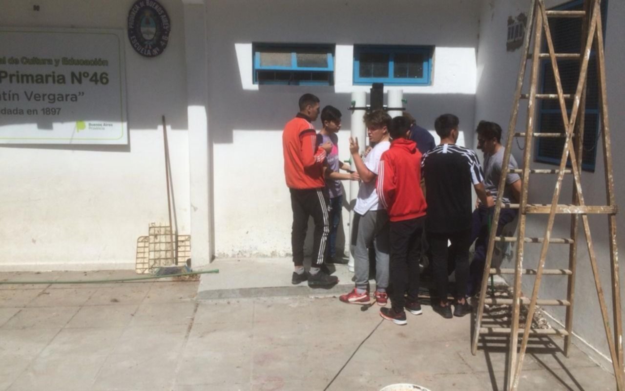 Un proyecto solidario para llevar agua potable a las escuelas rurales de La Plata