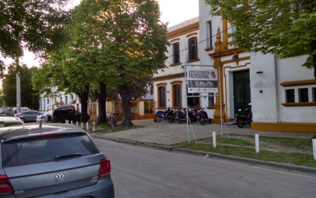 Quieren estudiar o aprender un oficio, pero los ladrones no los dejan en paz