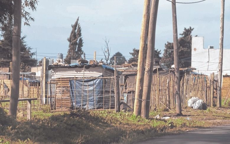 Disparos, peleas y tensión: Villa Alba vive en vilo desde que  arrancó la ocupación