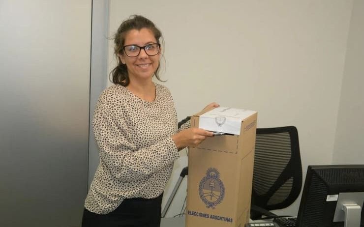 Los argentinos que residen en el exterior ya empezaron a votar