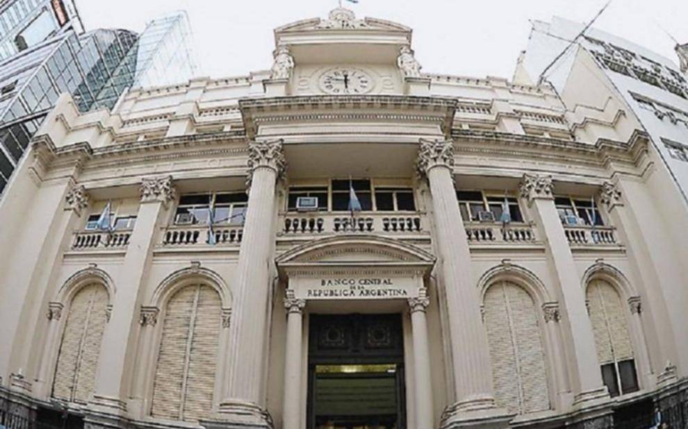 El Banco Central limita aún más la compra de dólares: solo 200 por mes
