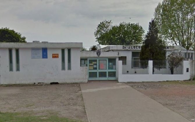 Casi un mes sin clases en una Primaria de Los Hornos por problemas edilicios