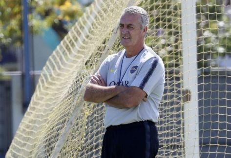 Ahora, Alfaro quiere continuar como entrenador de Boca y las críticas no se hicieron esperar
