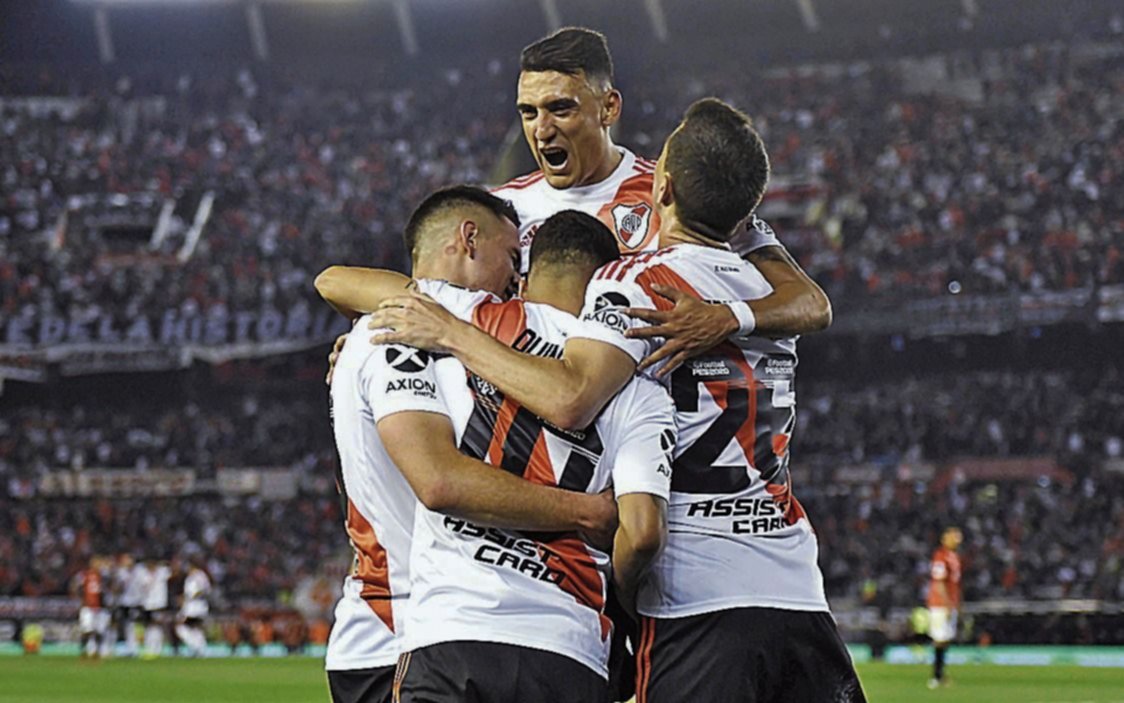 River despachó a Colón y llegó a la cima en la Superliga