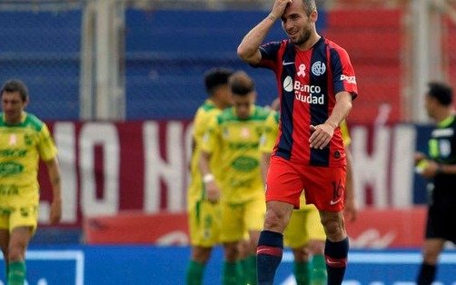 El Cuervo no levanta cabeza: perdió ante El Halcón y Pizzi quedó en la cuerda floja