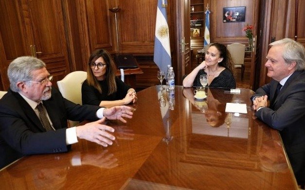 Arrancó la transición en el Senado, con reunión entre Michetti y representantes de Cristina