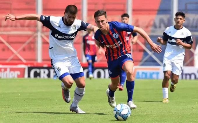 Informe tripero: se confirmó el horario del amistoso contra Independiente y Weigandt ​podría ser titular