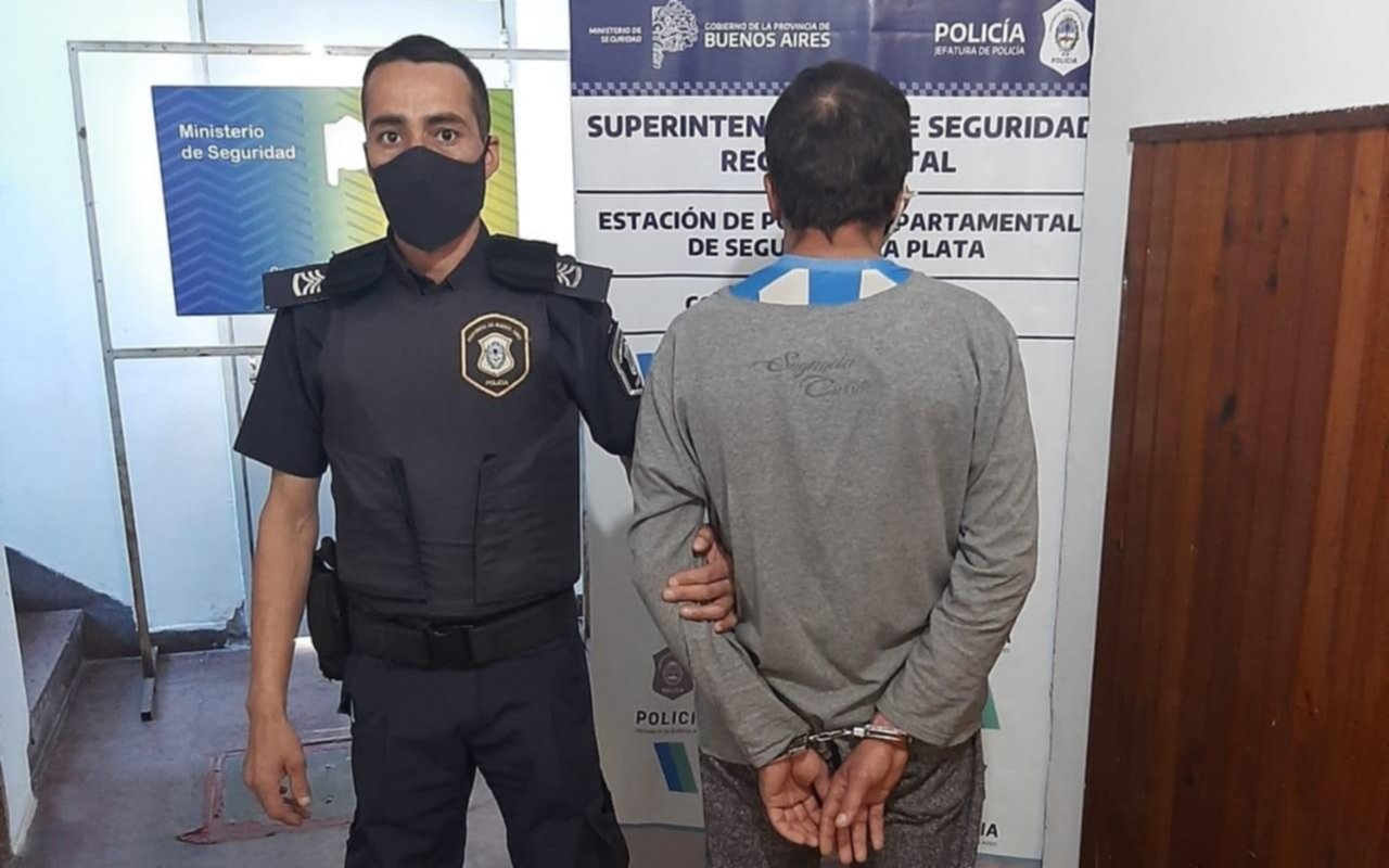 Detienen en 7 y 66 a un hombre acusado de trata de personas