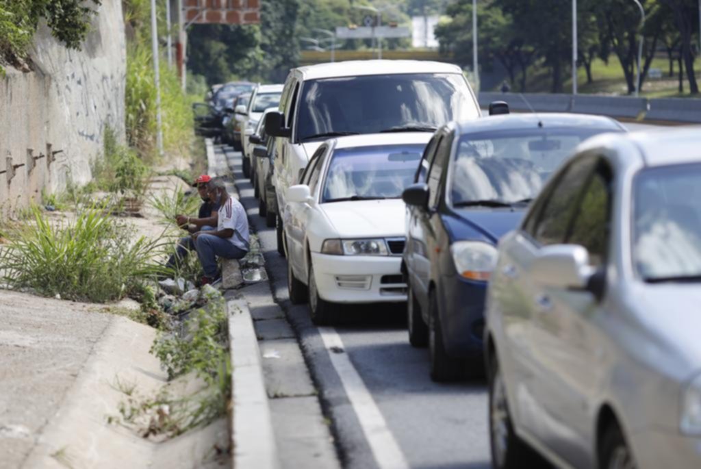En Venezuela sólo se podrá cargar nafta de acuerdo al número de patente del auto