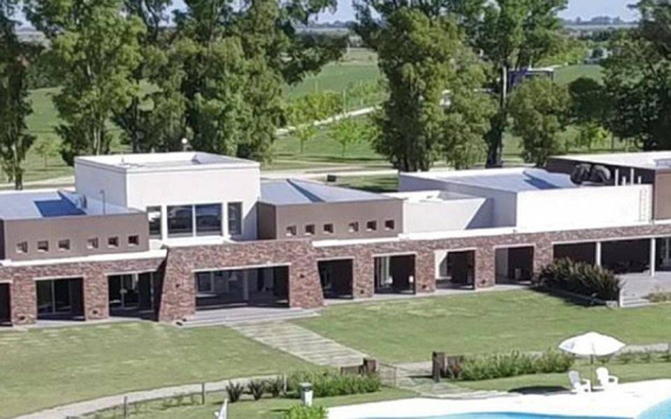 Otro golpe comando en un barrio cerrado de Ruta 2: actuaron 8 malvivientes vestidos de policías