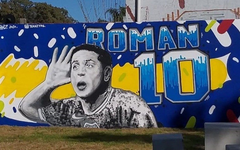 Una estación ferroviaria con dedicatoria especial a Riquelme