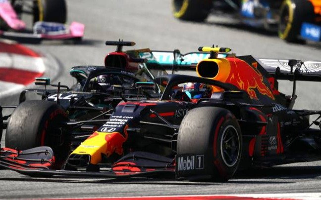 Crisis en una escudería de la F1 derivaría en la baja de su piloto estrella