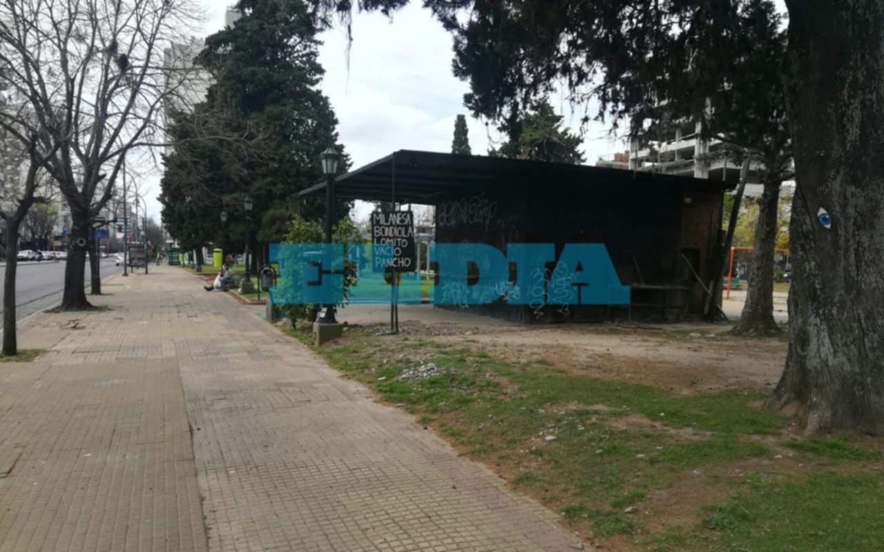 Denuncian que Plaza Olazabal se encuentra "en estado de abandono"
