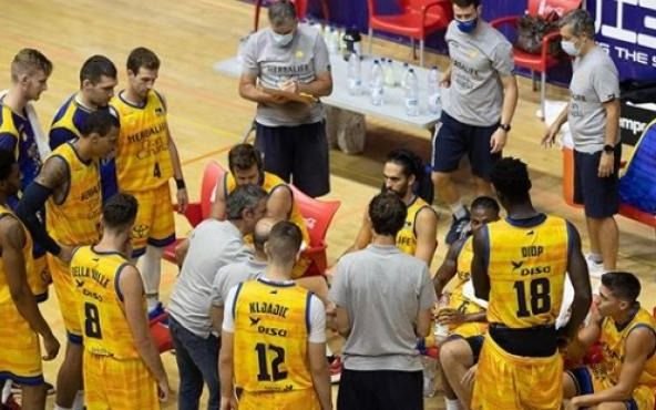 Básquet: un positivo de Covid-19 suspendió en España un juego con tres argentinos