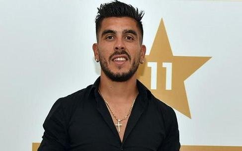 Sin un zaguero cerca, Fuentes aún no se iría del León
