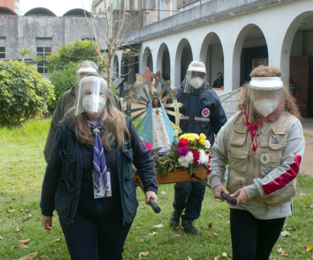 Miles de fieles siguieron la peregrinación virtual a Luján