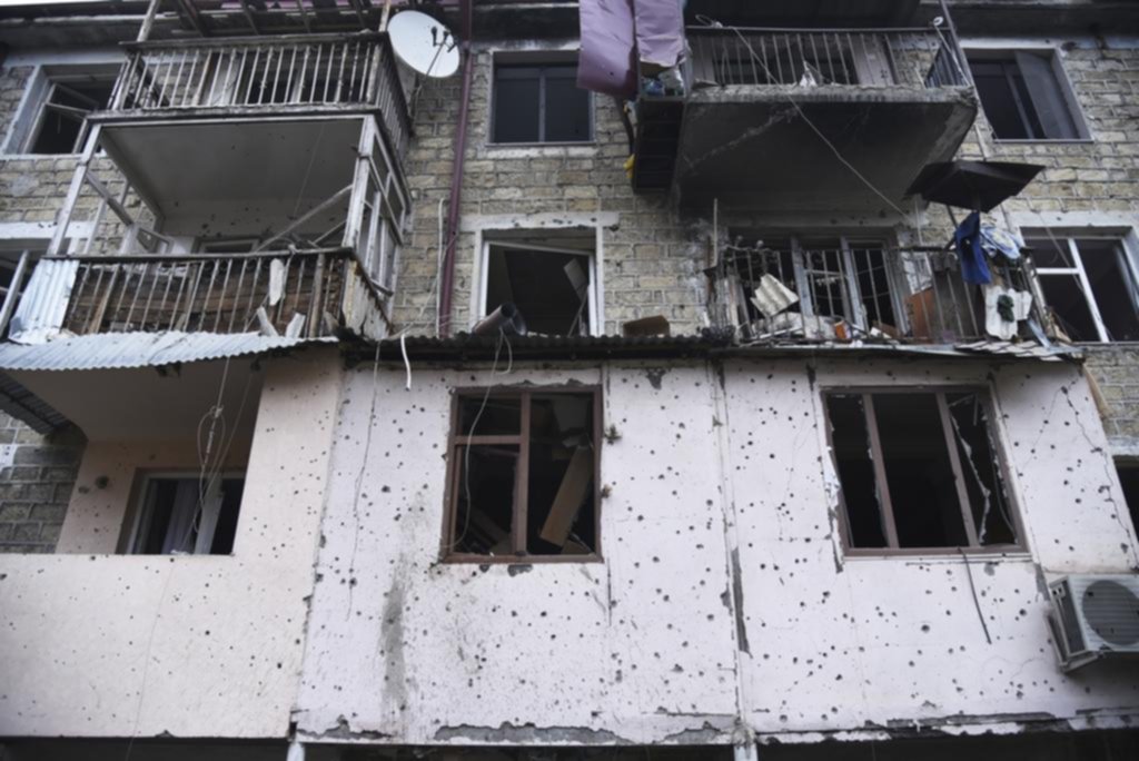 Azerbaiyán acepta un cese al fuego si Armenia se retira de la zona en disputa