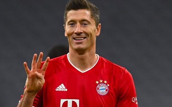 ¡Una fiera! Lewandowski marcó 4 goles