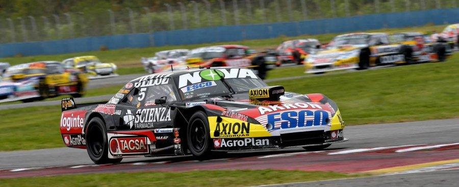 Aguirre , con autoridad, se impuso en el Gálvez