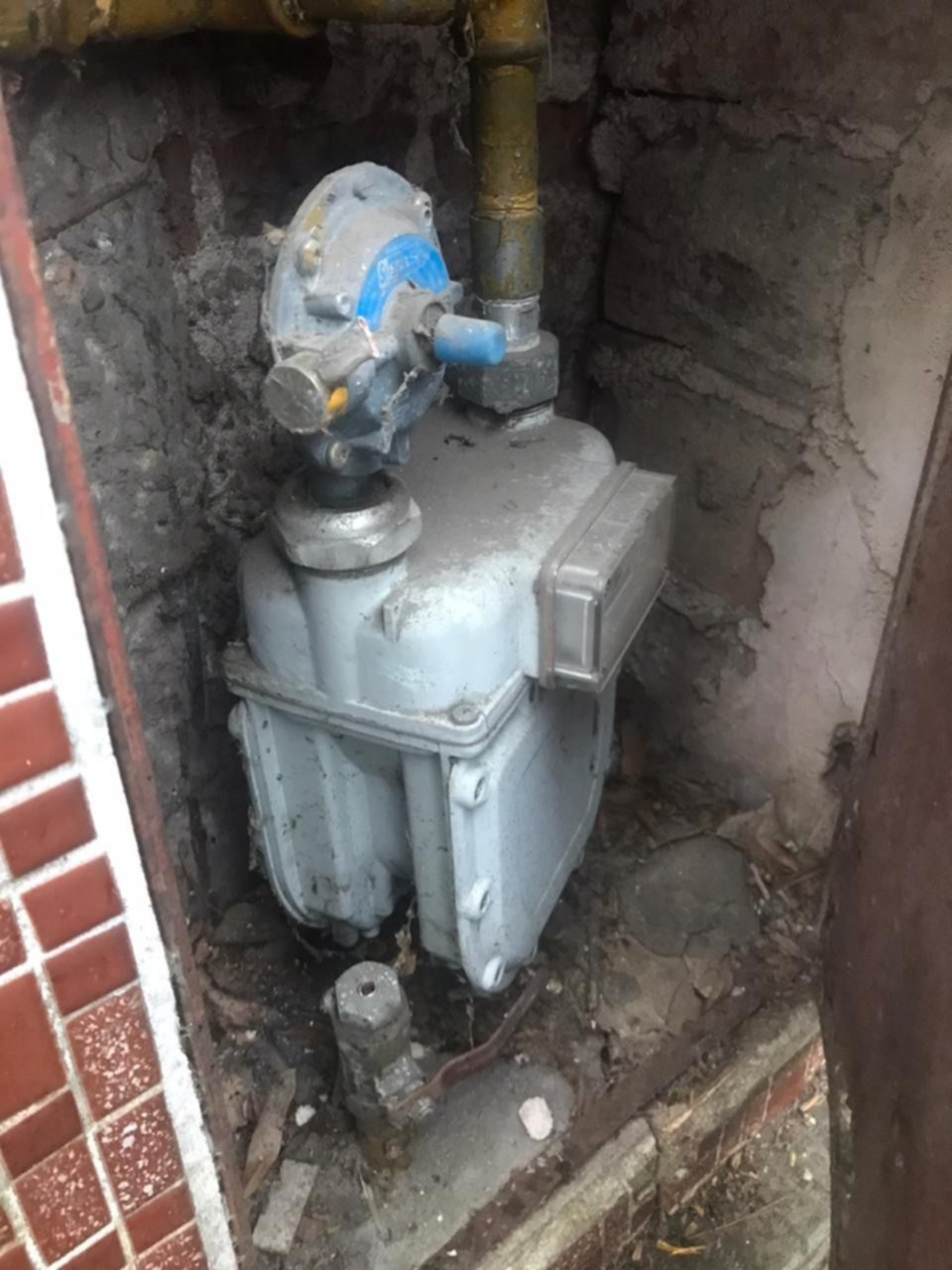 Robaron caños de bronce de los medidores y dejaron sin gas a vecinos de El Mondongo