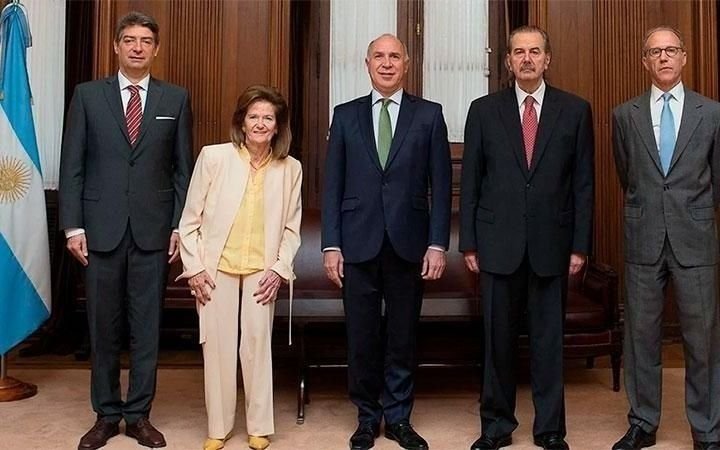 El oficialismo amplía su embate contra la Corte a todos sus integrantes