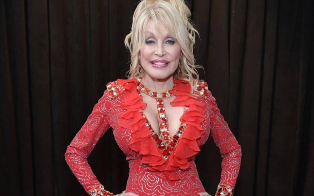 Dolly Parton podría posar para Playboy en su cumpleaños 75