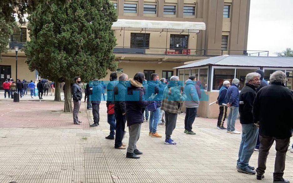 Denuncian que no se cumplieron las medidas en la vuelta de las carreras al Hipódromo