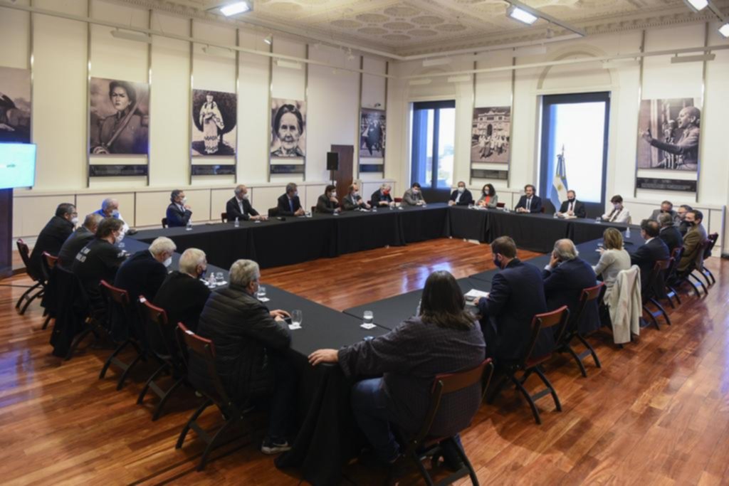 Buscan una agenda común con “acuerdos sectoriales” para reactivar la economía