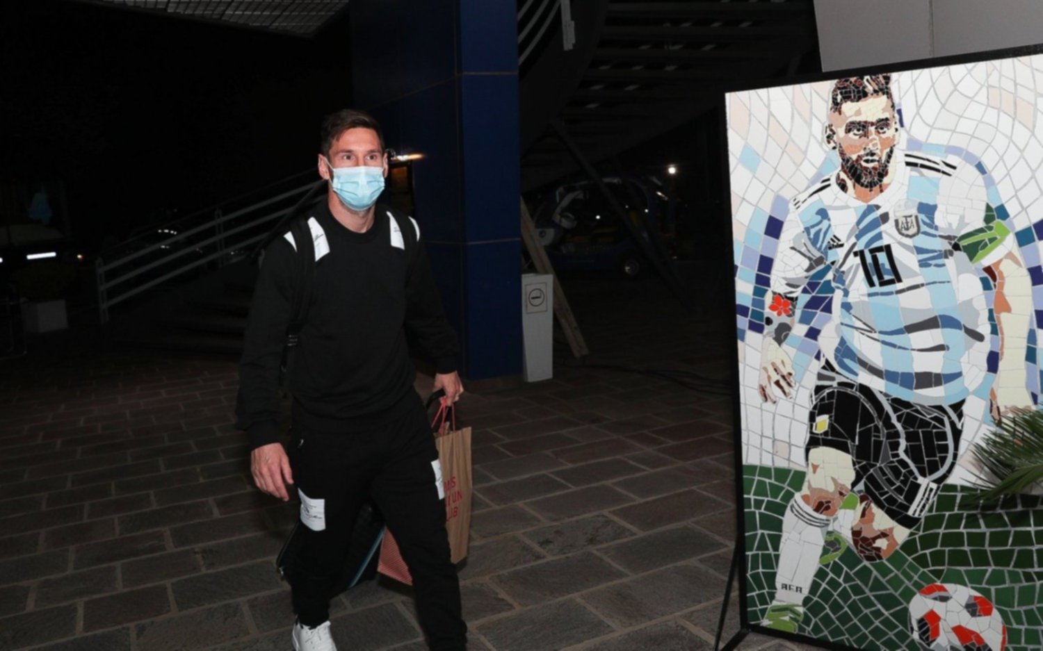 La llegada del avión de Messi y una particularidad que se hizo viral