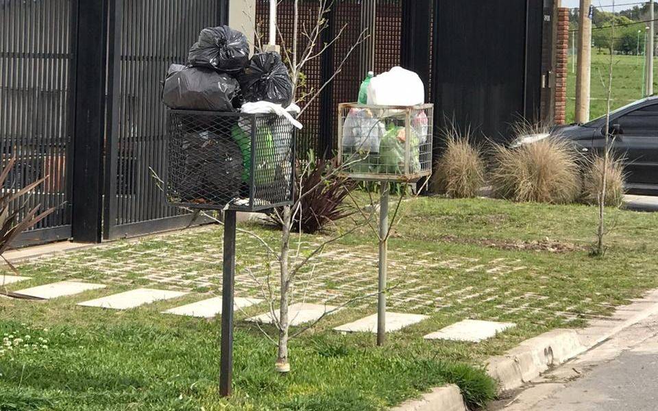 Canastos llenos: reclamo en un sector de Hernández por falta de recolección de residuos
