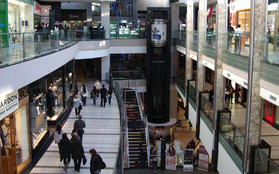 Los shoppings podrían reabrir desde la semana que viene en Provincia y Capital