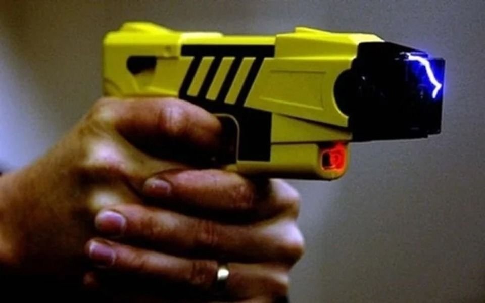 La Plata busca avanzar con la compra de pistolas Taser