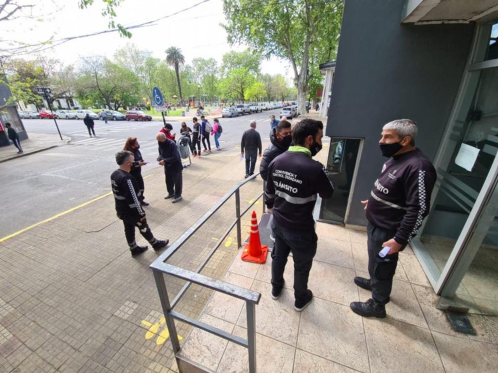 Licencia de conducir: no afloja el reclamo por los turnos