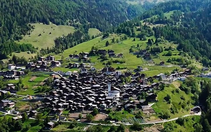 Un pueblo suizo ofrece 70.000 euros para irse a vivir: mirá los requisitos