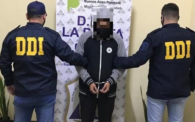 Conmoción en La Plata: detienen a un joven acusado de matar a su padre