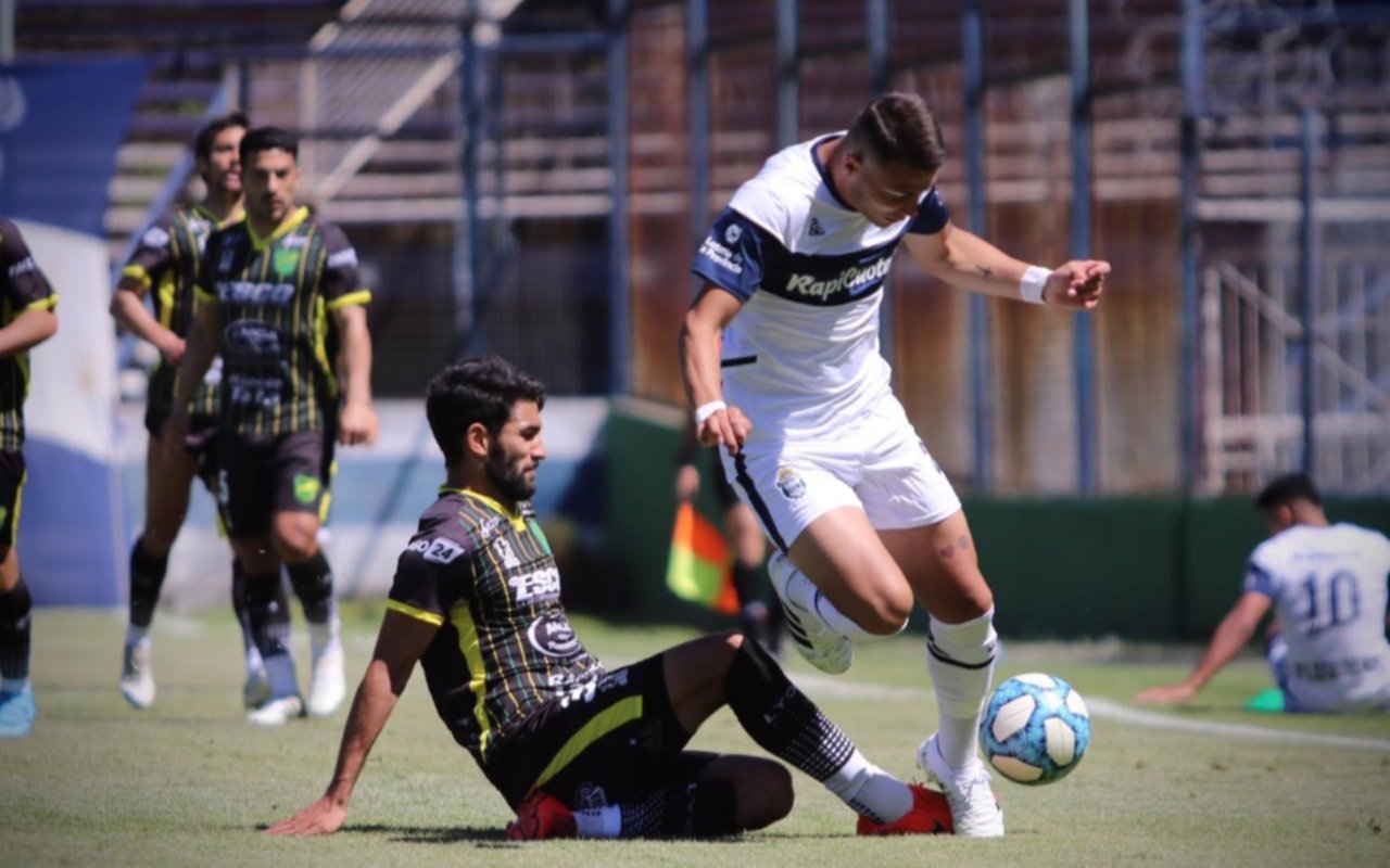 Gimnasia perdió 1-0 ante Defensa en el Bosque