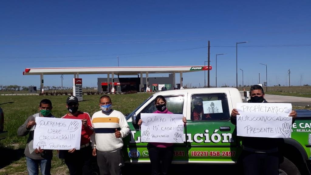 Dueños de casas en la Costa cortaron la ruta 11 para que los dejen pasar