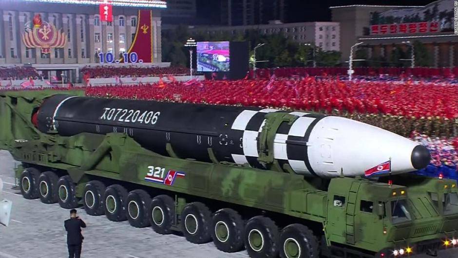 Norcorea mostró que tiene uno de los misiles más grandes del mundo
